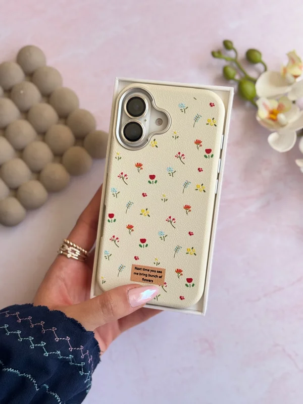 کاور سفید با گل های ریز مدل: 15Pro Max - Image 4